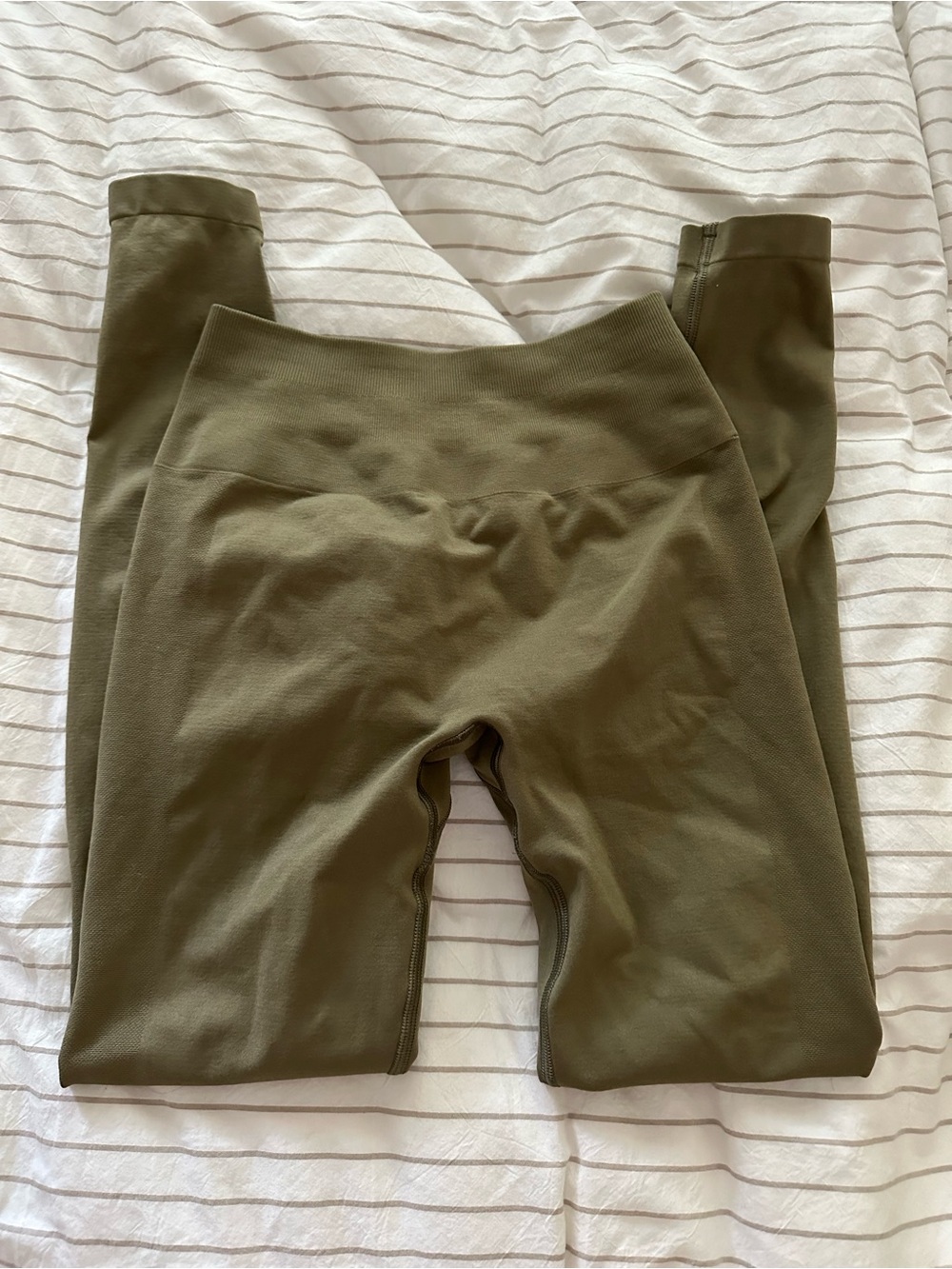 Alphalete Amplify Olive Leggings